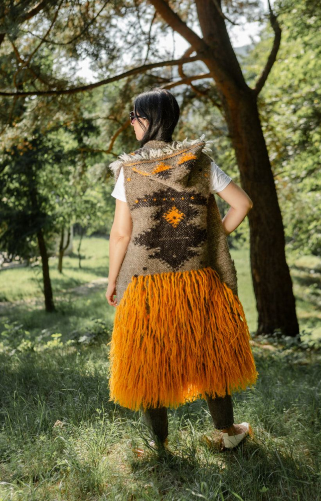 Безрукавка "Вогонь Мольфарки"